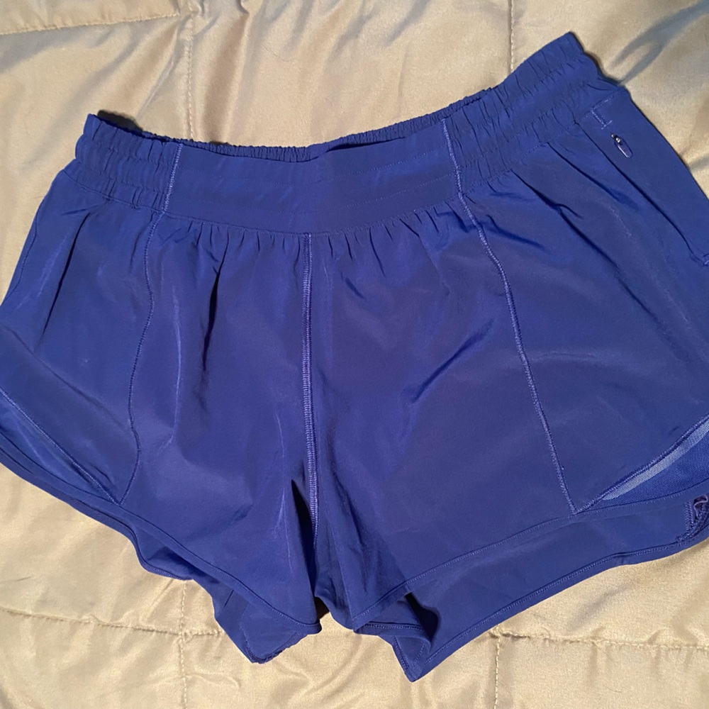 Lululemon Low Rise Hotty Hot Shorts